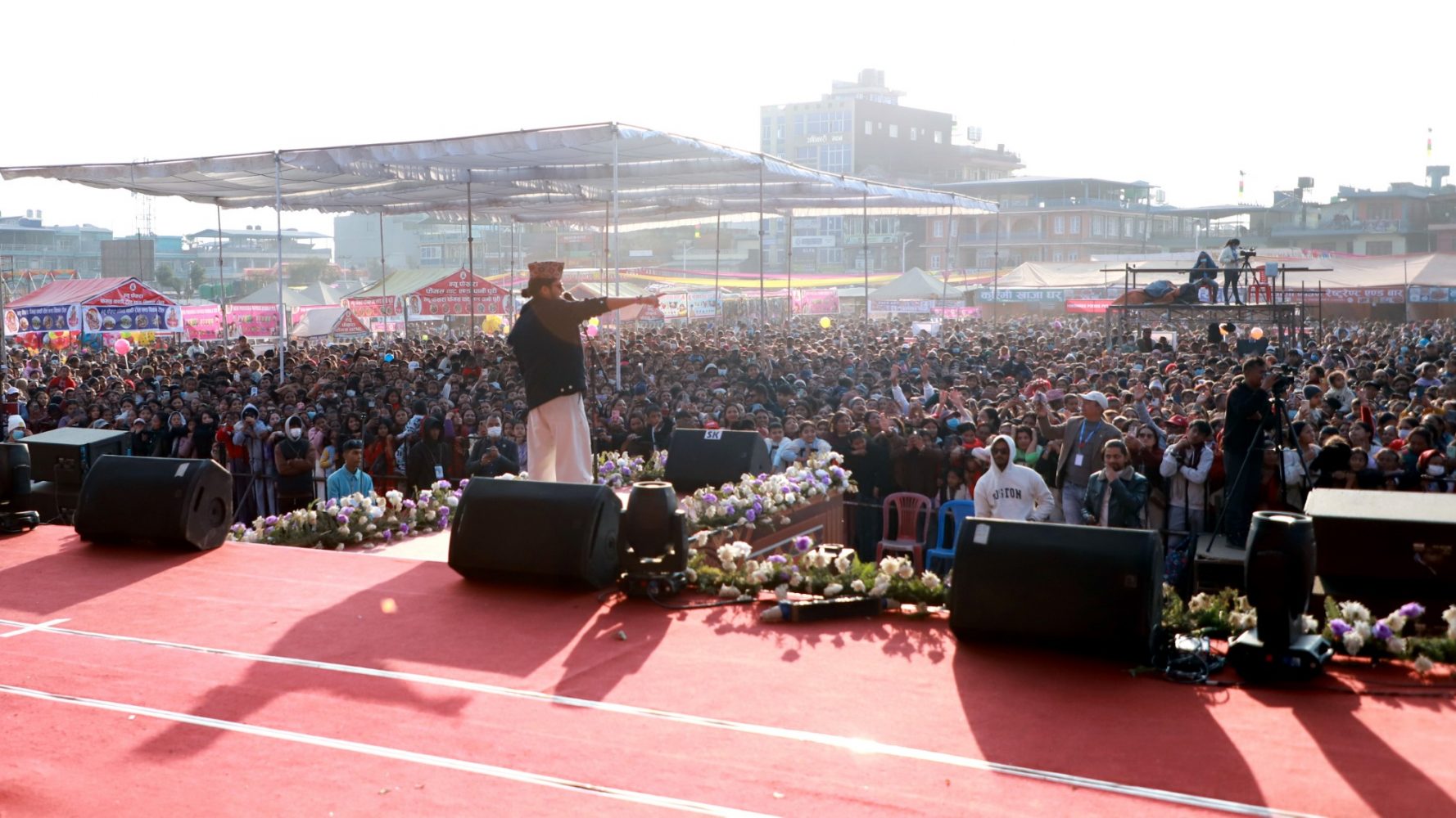 पोखरा महोत्सवमा दर्शकको घुइचो पोखरा महोत्सवमा दर्शकको घुइचो