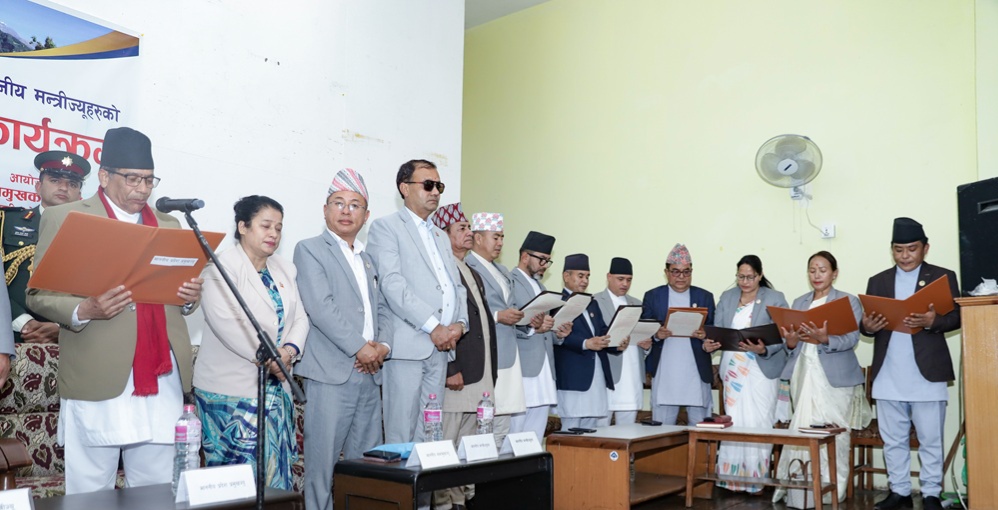 सुरेन्द्रराज पाण्डे नेतृत्वमा गण्डकी मन्त्रिपरिषद् पुनर्गठन सुरेन्द्रराज पाण्डे नेतृत्वमा गण्डकी मन्त्रिपरिषद् पुनर्गठन