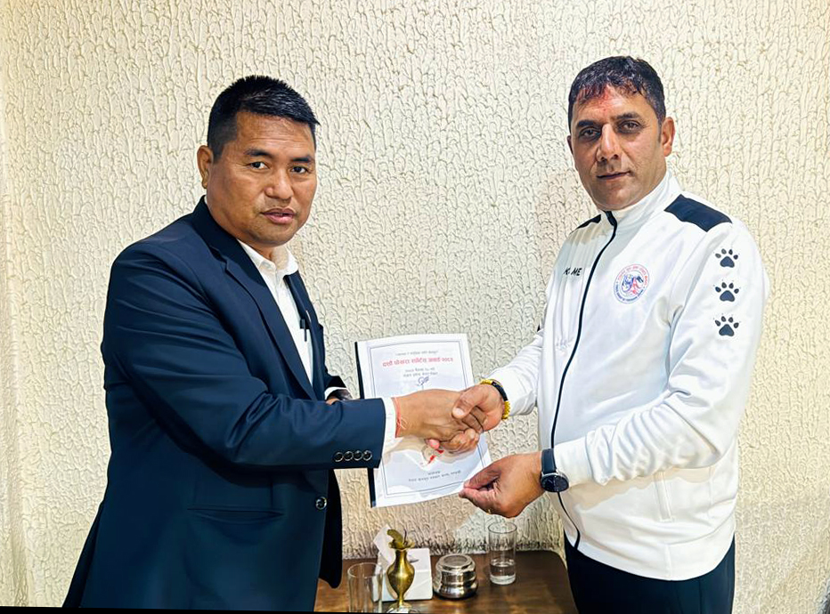 १० औं पोखरा स्पोर्टस अवार्डलाई टाइगर ग्रुपकाे साथ