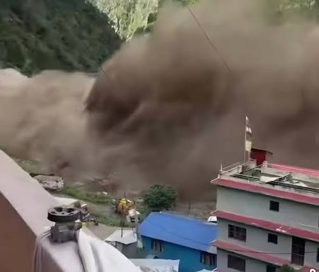 भोटेकोशी बाढीपछि ६४४ पर्यटक सम्पर्कविहीन