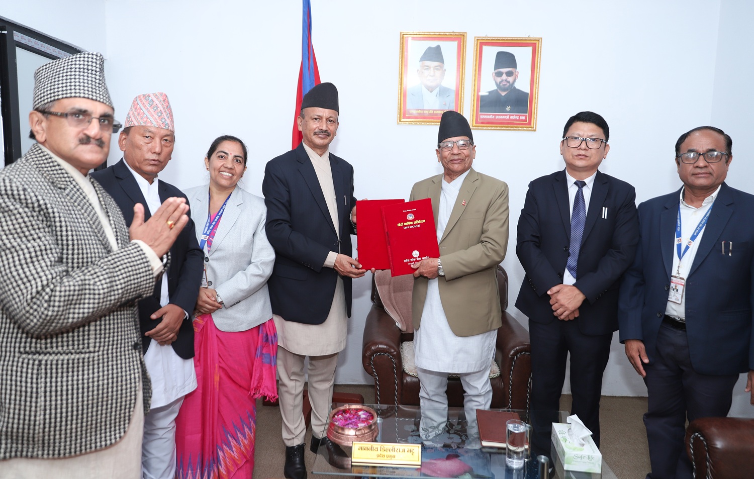 प्रदेश प्रमुखसमक्ष प्रदेश लोक सेवा आयोगको वार्षिक प्रतिवेदन पेस